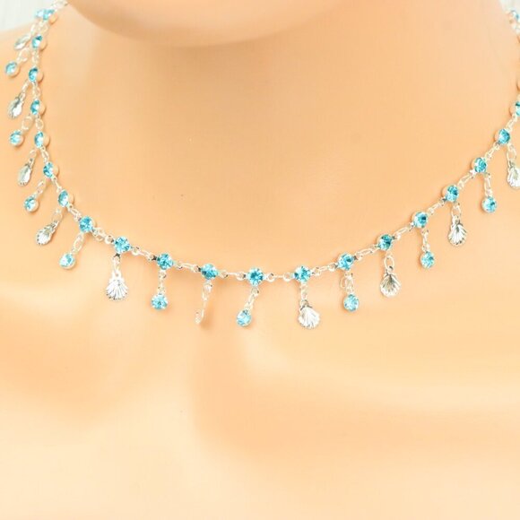 "Minimalist & Elegant Necklace Chain – Perfect for Women & Girls | UNVRC1300 - Picture 3 of 10